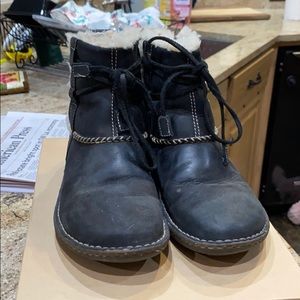 Ugg Cove ankle boots